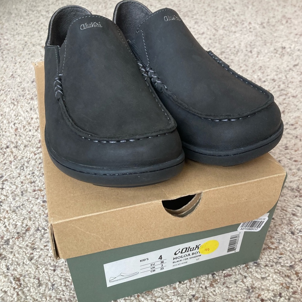 Youth Boys Olukai Slip On Shoes Size 4